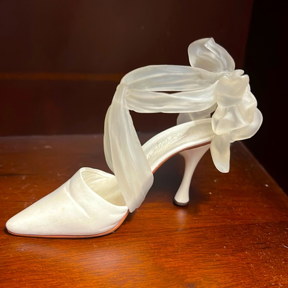 Just The Right Shoe Miniature- EUC and Rare